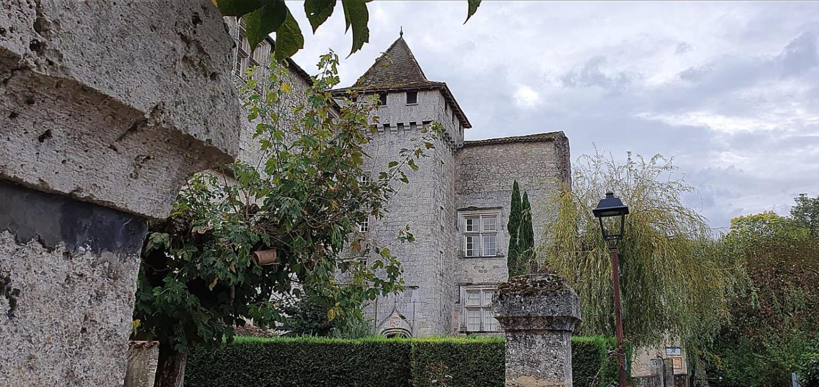 La Maison Des Cornieres Fourcès Kültér fotó