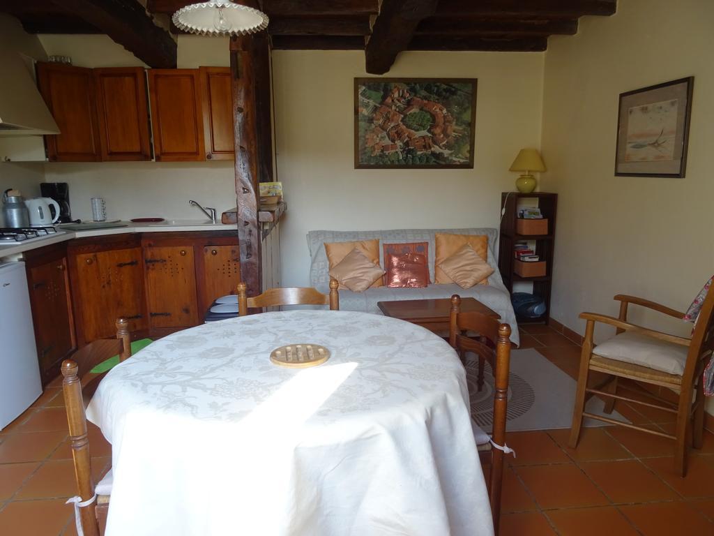 La Maison Des Cornieres Fourcès Kültér fotó